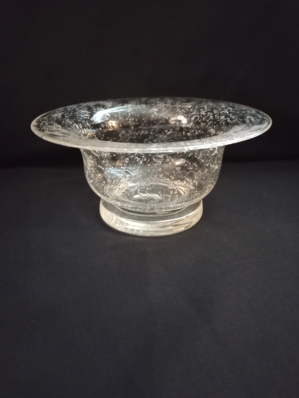 Southern Living Bella Luna Art Glass Pedestal Bowl With Seeded Bubbles